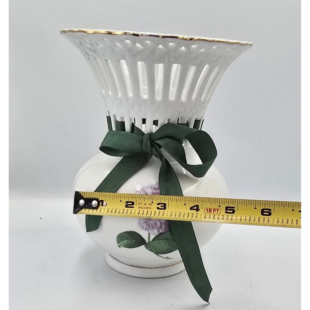Purple Hydrangea Porcelain Flower Vase Gold‎ Trim Lattice Neck